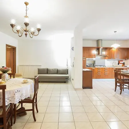 Pet Friendly In Prázdninový dům Varallo Pombia