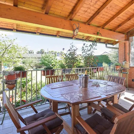 Pet Friendly In Prázdninový dům Varallo Pombia